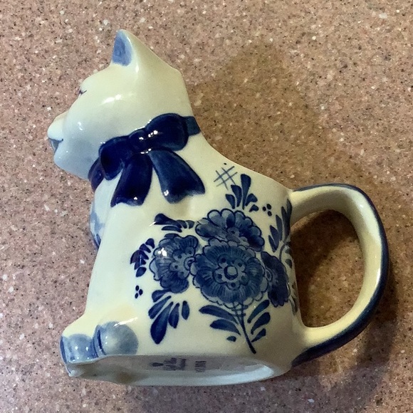 Delft Blue Cat Milk Jug Creamer with dark blue bow and markings NUMBERED - Picture 8 of 12